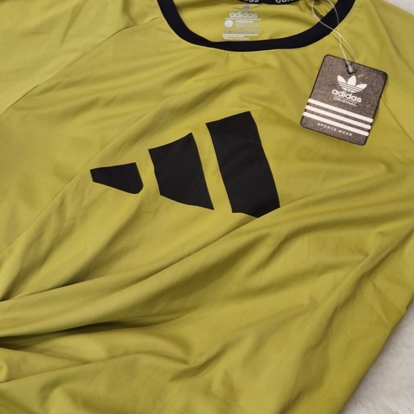 Womens Tees - Picture 2 of 3